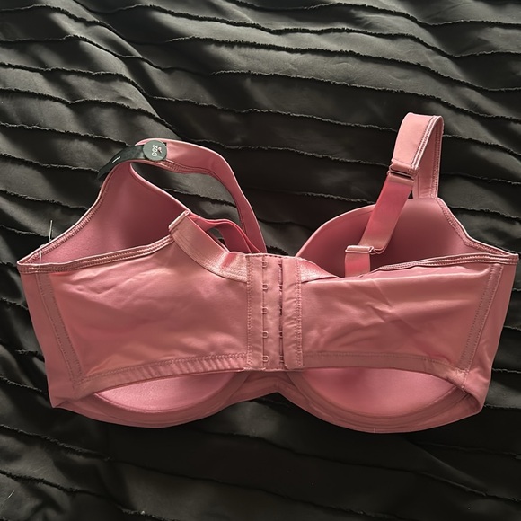 Pink Bra - Picture 2 of 3